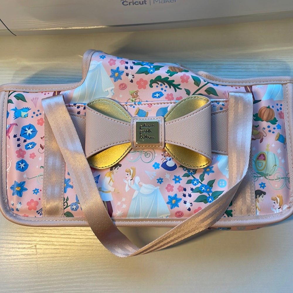 EUC Petunia Pickle Bottom Cinderella stroller caddy